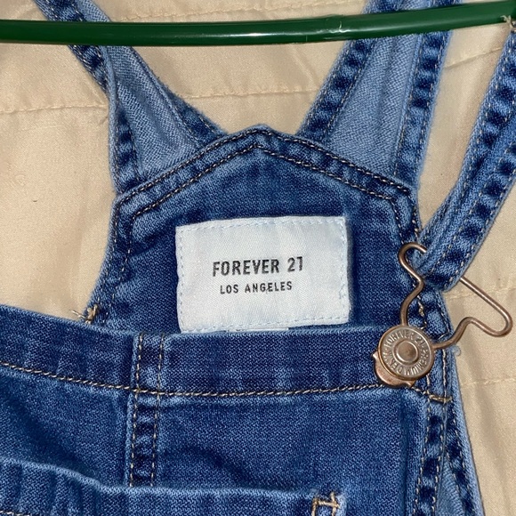 Ripped Jeans Overalls - Picture 3 of 5